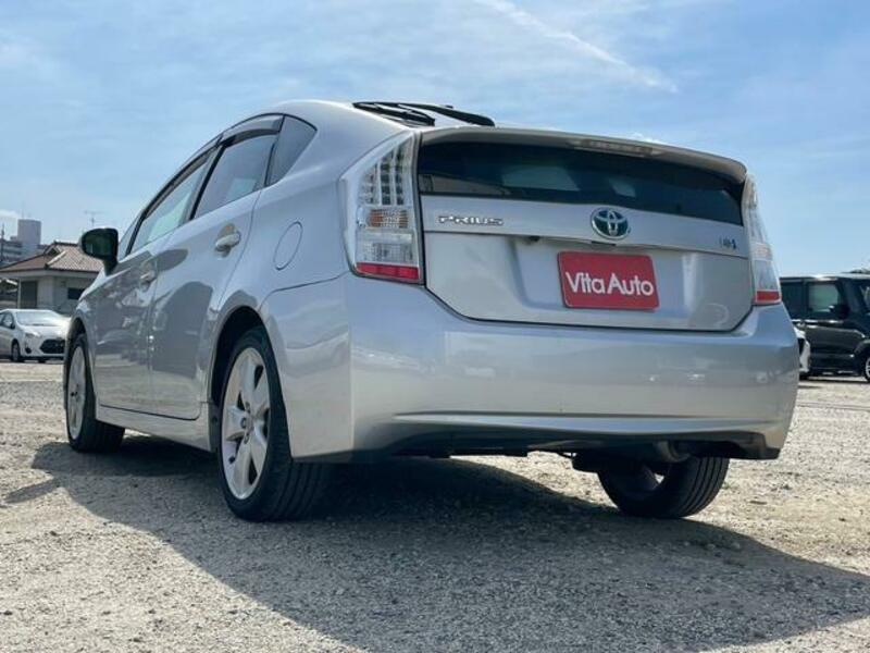 PRIUS-18