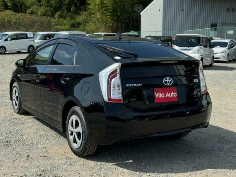 PRIUS-4