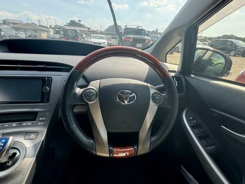 PRIUS-18