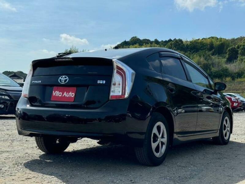 PRIUS-12