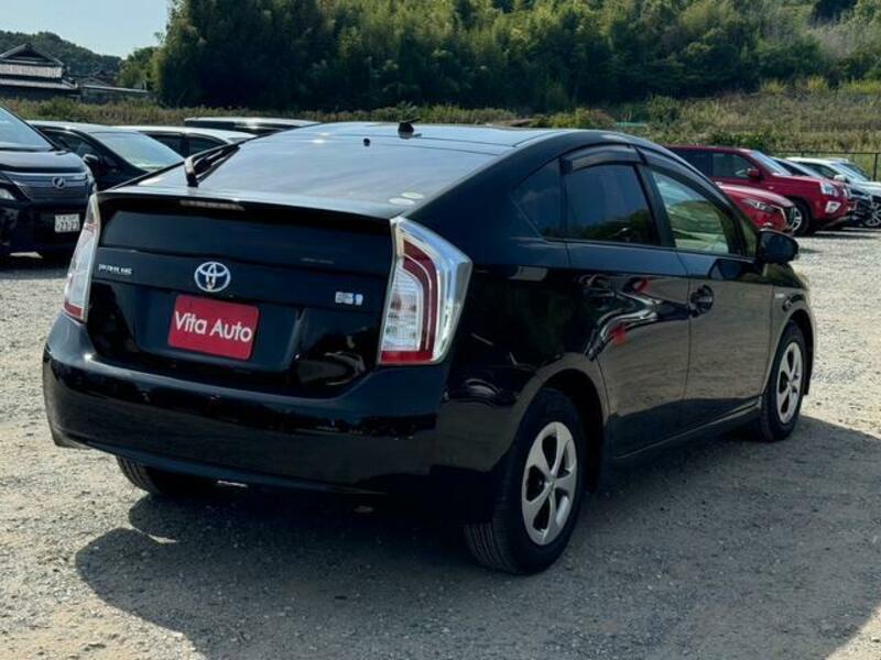 PRIUS-13