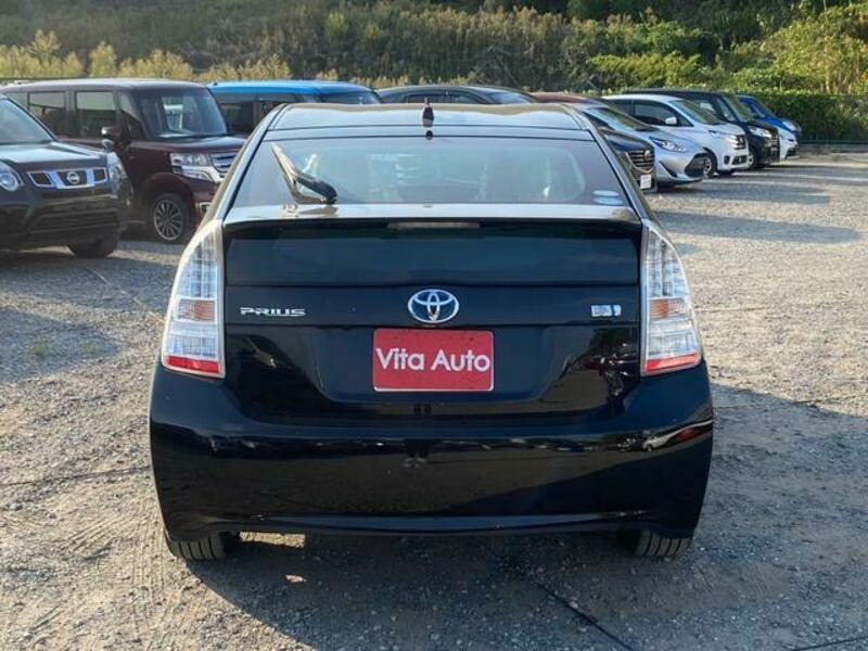 PRIUS-4