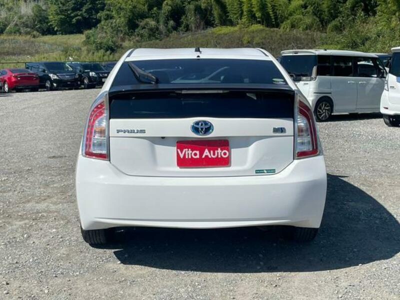 PRIUS-4