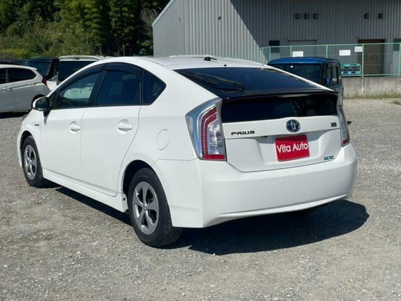 PRIUS-17