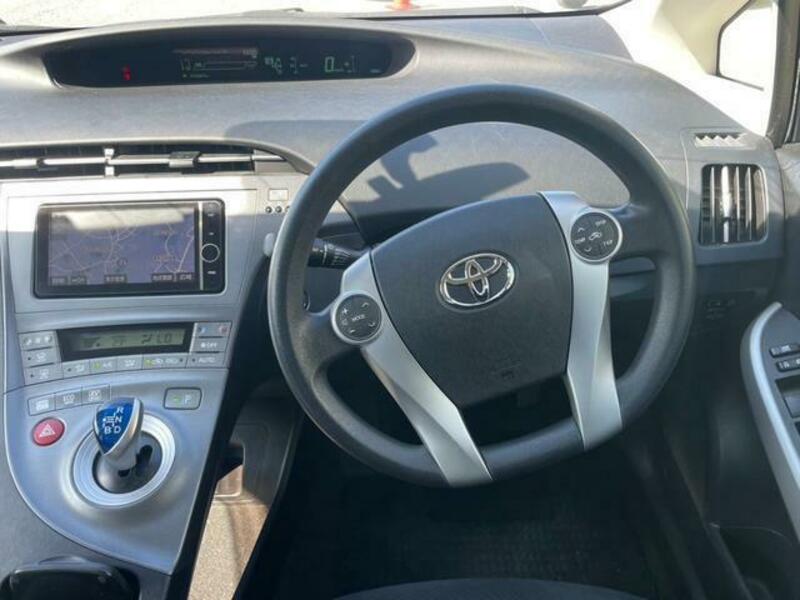 PRIUS-18