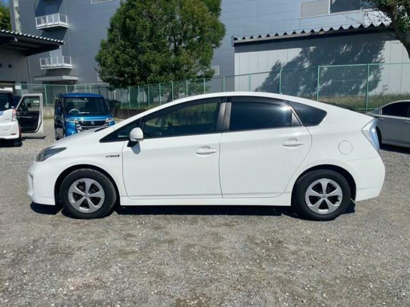 PRIUS-13