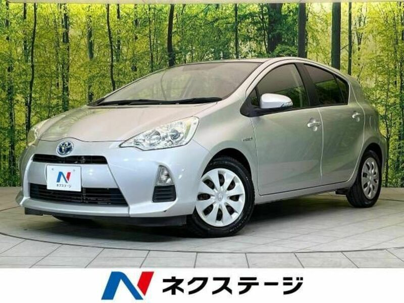 TOYOTA　AQUA