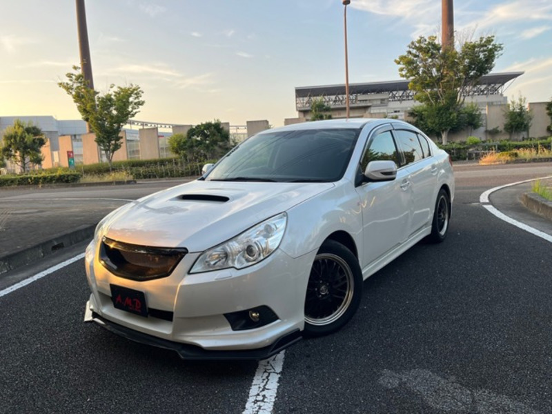 SUBARU　LEGACY B4