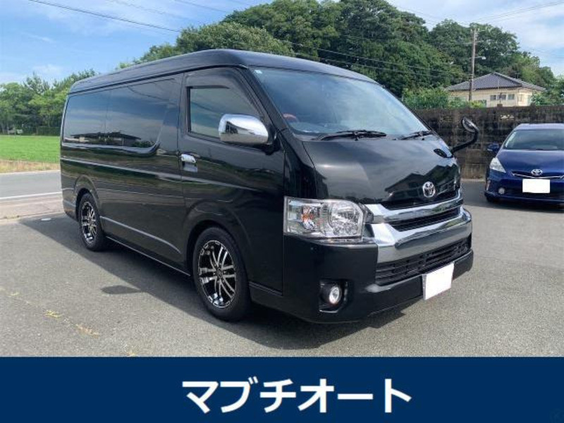 TOYOTA　HIACE