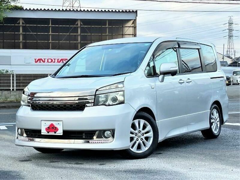 TOYOTA　VOXY