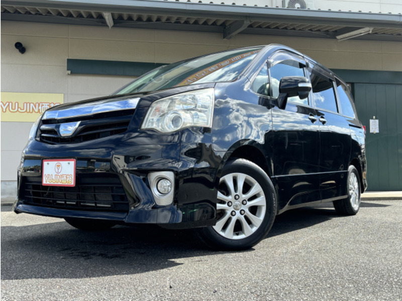 TOYOTA　NOAH