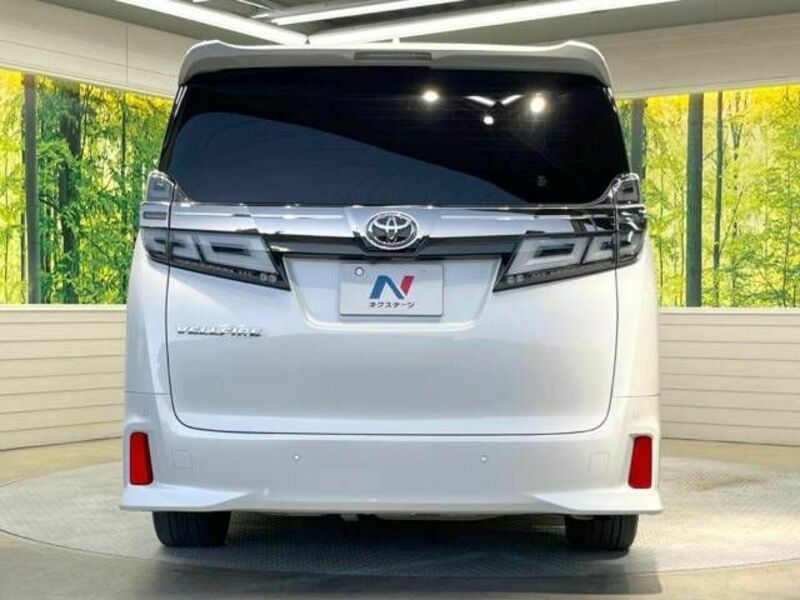 VELLFIRE-15