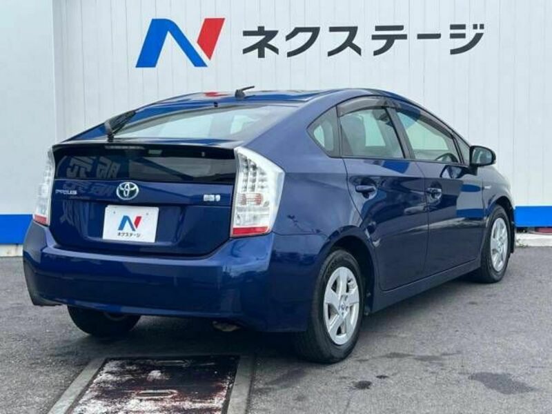 PRIUS-16