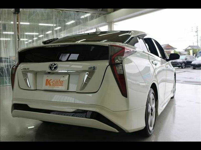 PRIUS-4