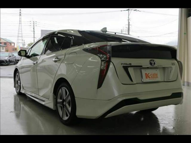 PRIUS-6