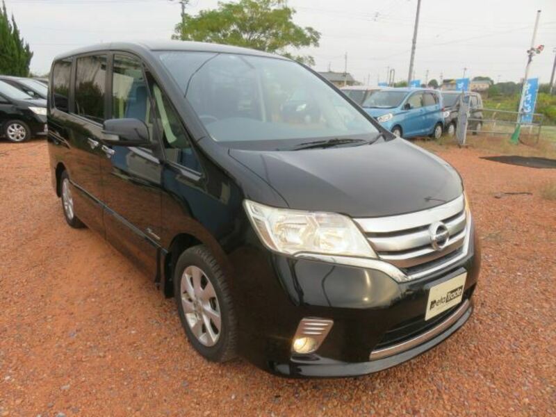 NISSAN SERENA