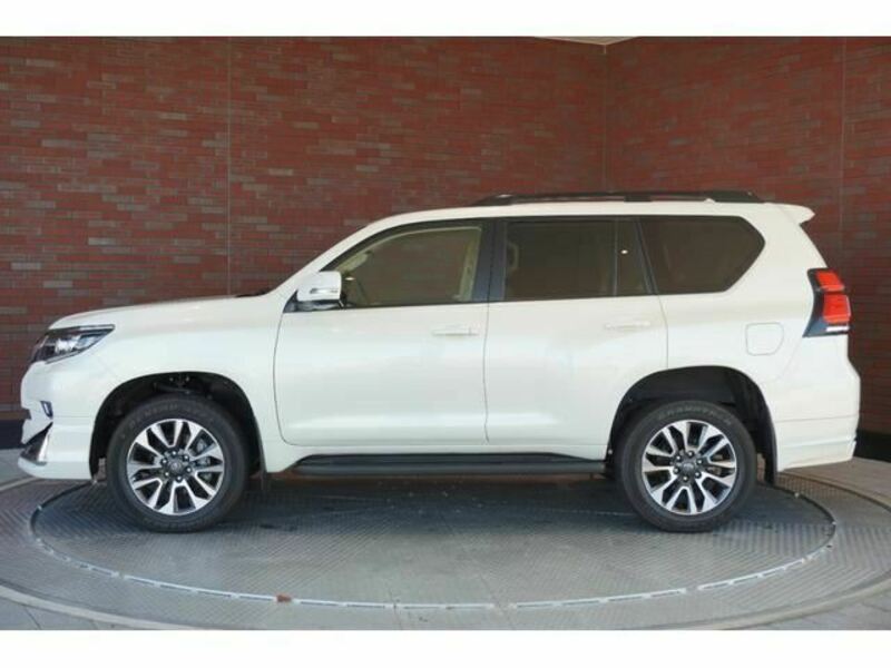 LAND CRUISER PRADO-1