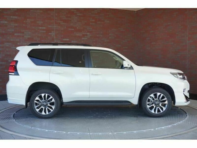 LAND CRUISER PRADO-2