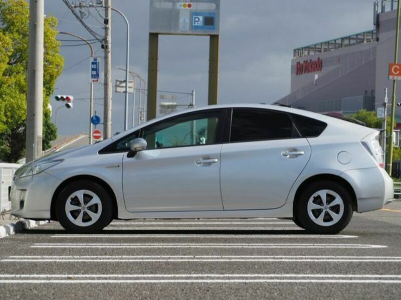 PRIUS-8