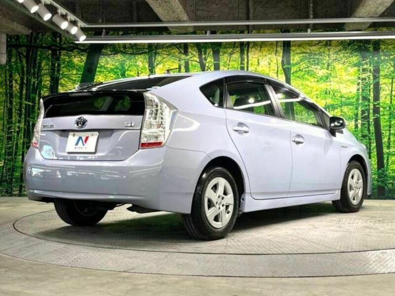 PRIUS-17