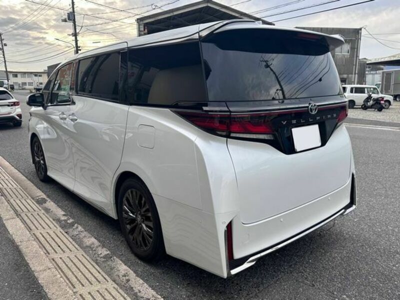 VELLFIRE-1