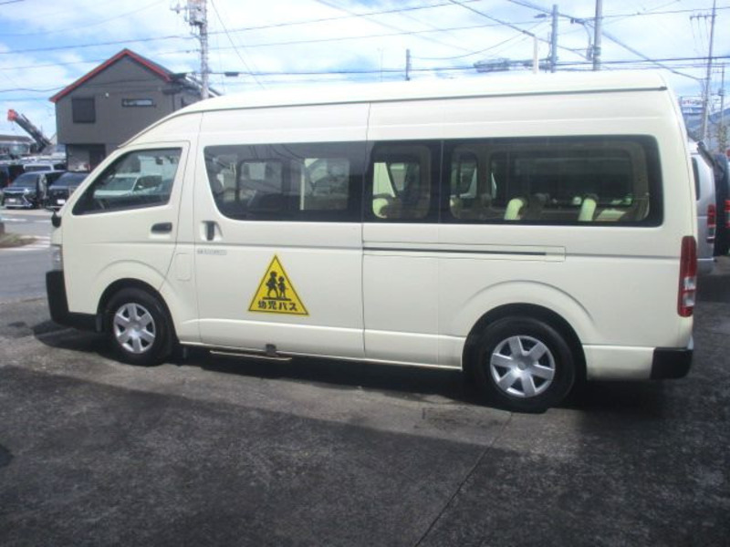 HIACE VAN-1