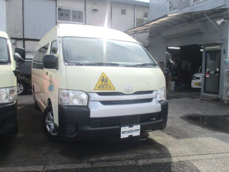 TOYOTA　HIACE VAN