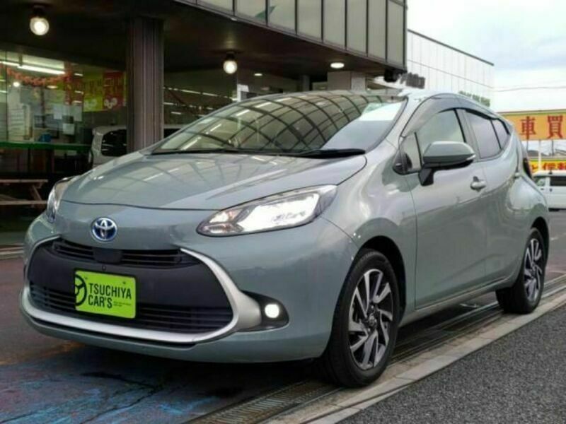 TOYOTA　AQUA