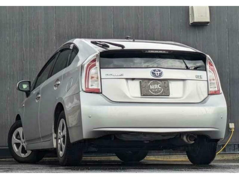 PRIUS-4