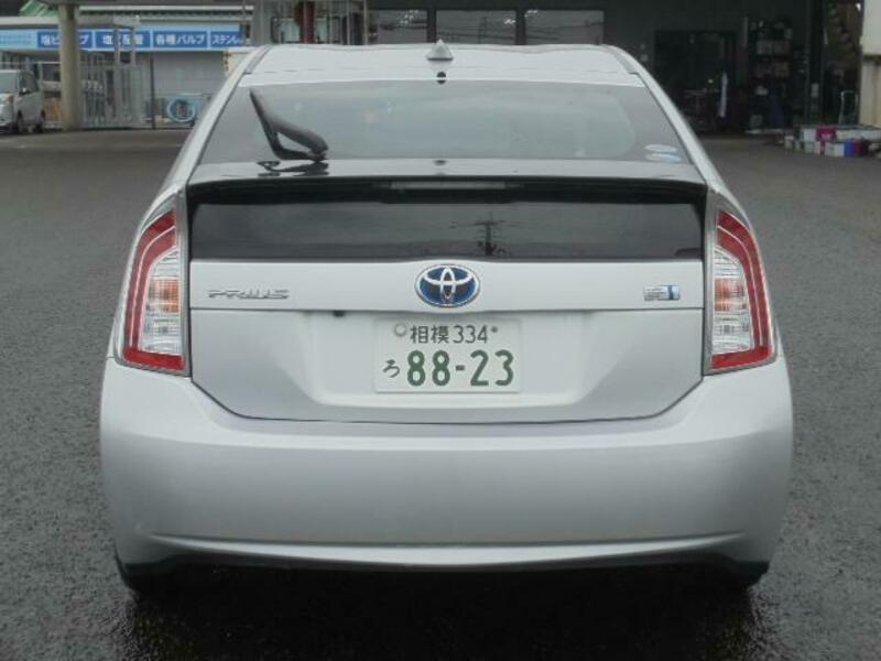 PRIUS-17