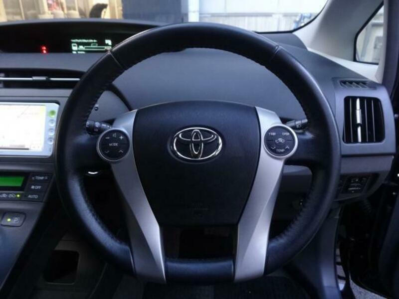 PRIUS-16