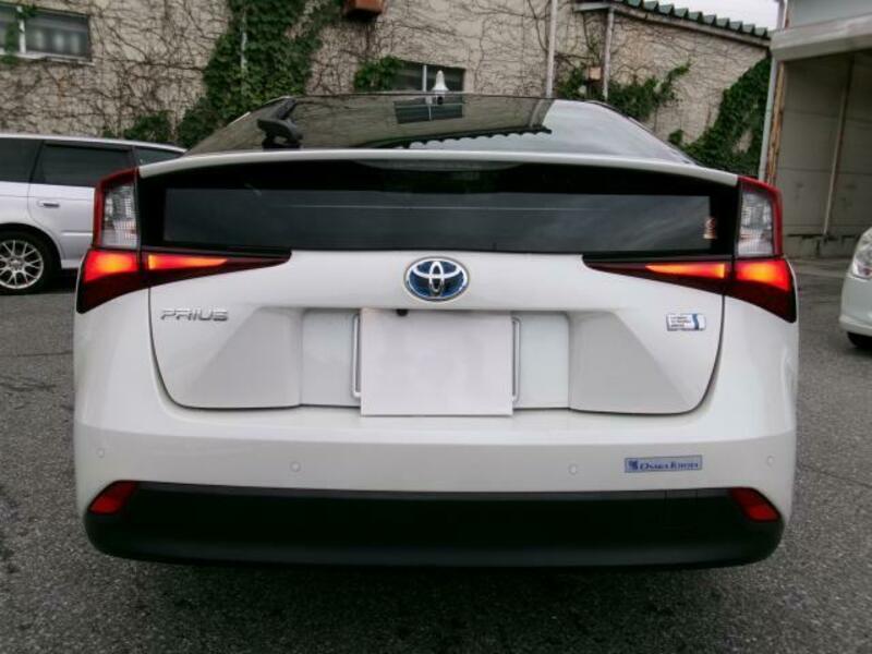 PRIUS-12