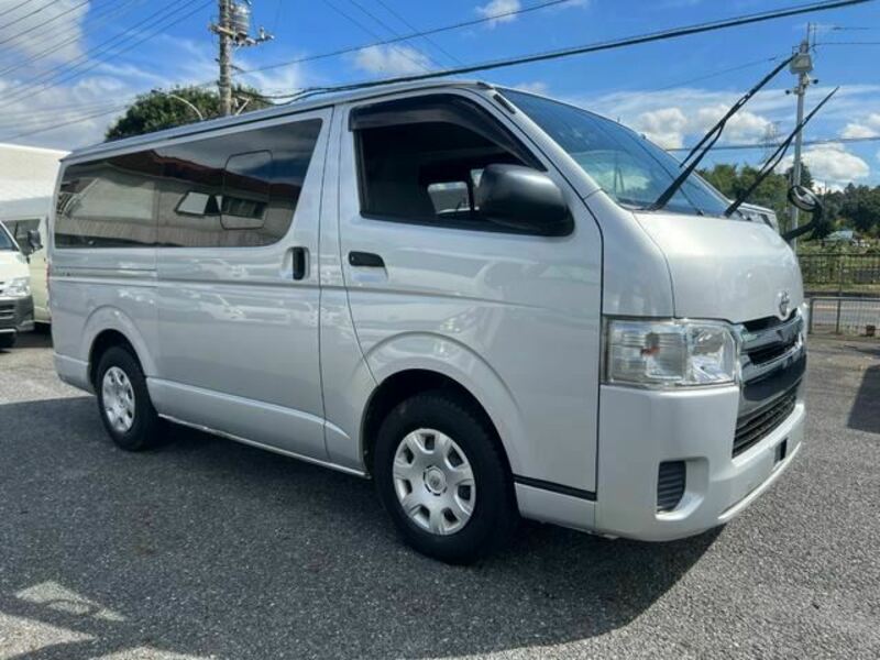 TOYOTA　HIACE VAN