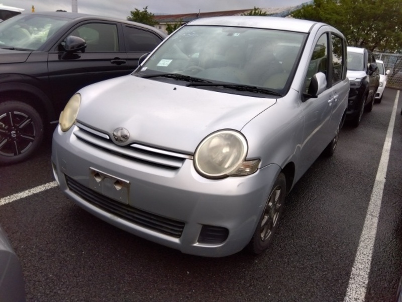 TOYOTA　SIENTA