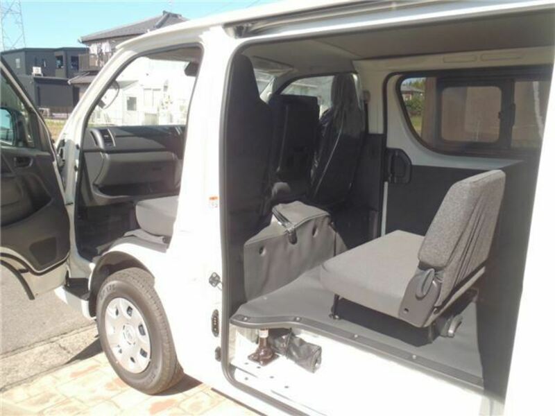 HIACE VAN-46