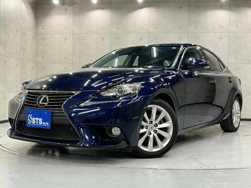 LEXUS　IS