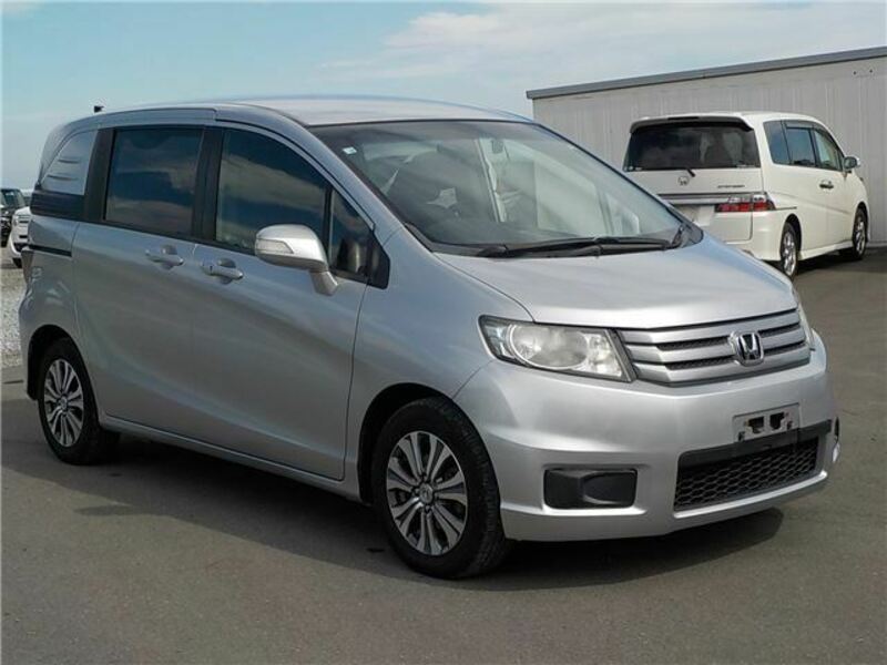 HONDA　FREED SPIKE