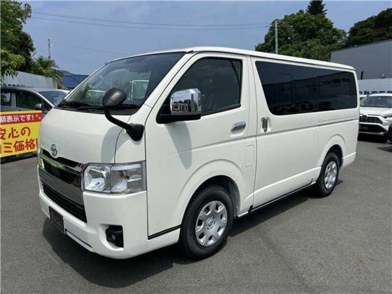 TOYOTA　HIACE