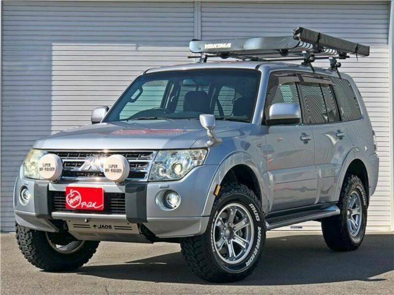 MITSUBISHI　PAJERO