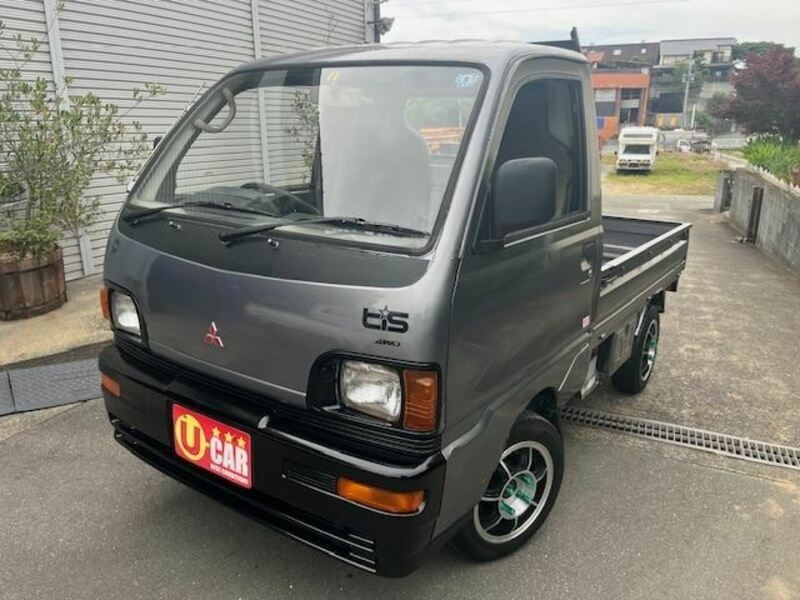 MITSUBISHI　MINICAB TRUCK