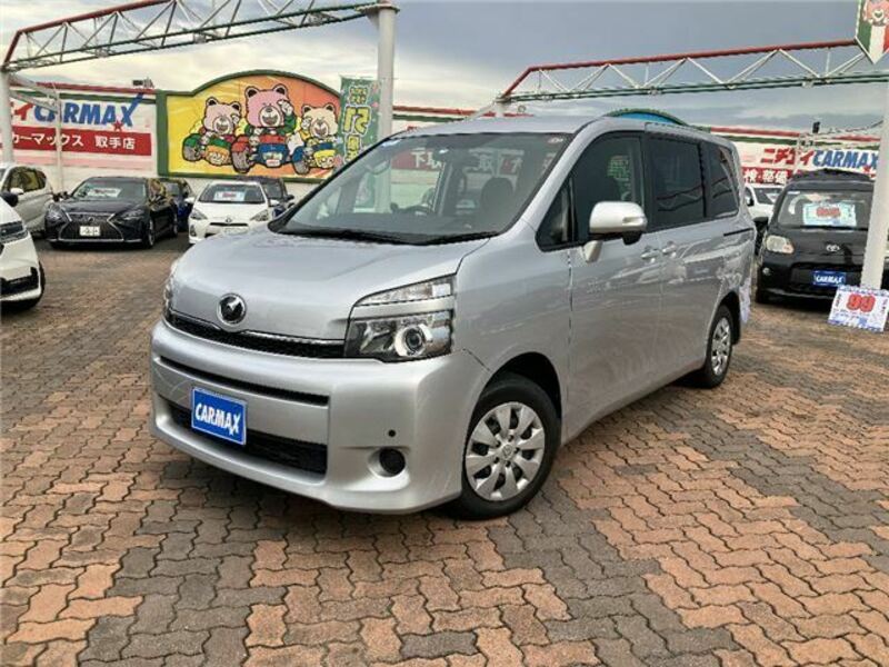 TOYOTA　VOXY