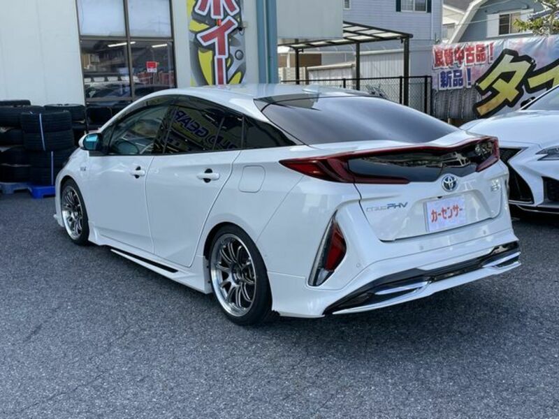 PRIUS PHV-6