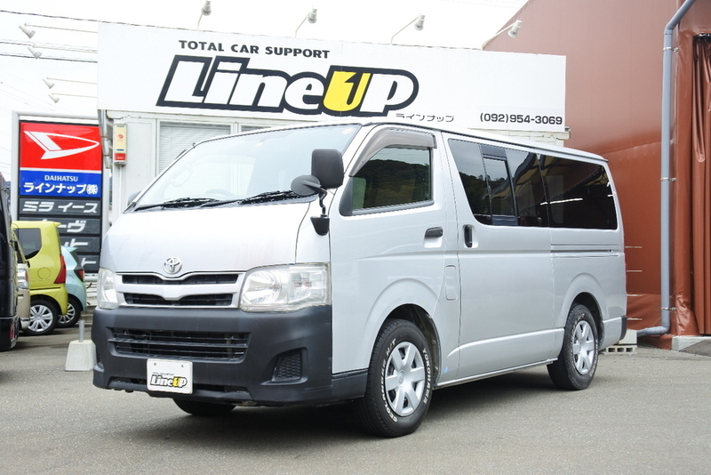 Toyota hiace best sale van 2012