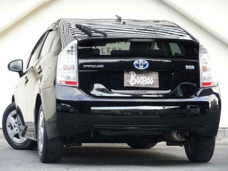 PRIUS-4