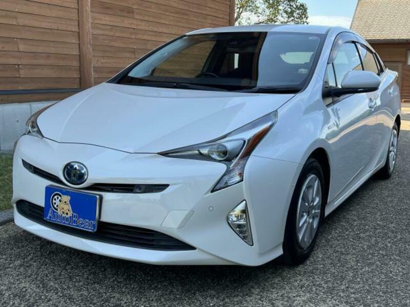 TOYOTA　PRIUS