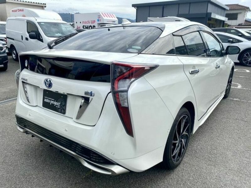 PRIUS-12