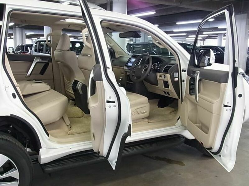 LAND CRUISER PRADO-10