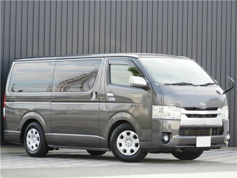 TOYOTA　HIACE VAN