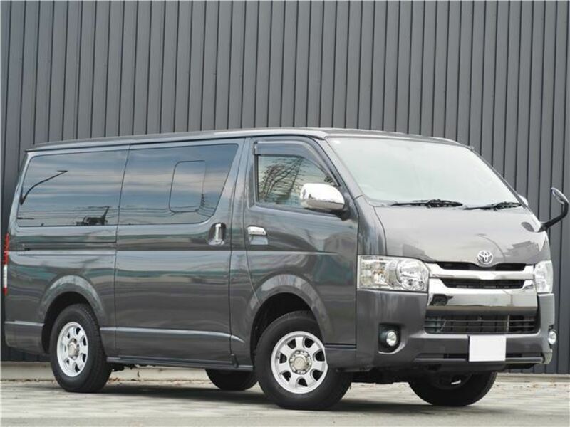 TOYOTA　HIACE VAN