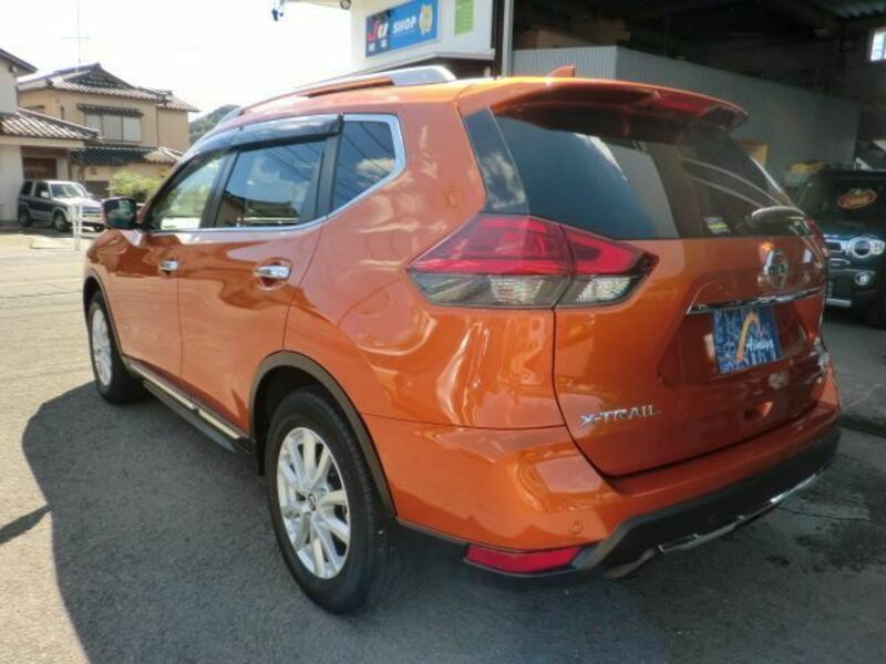 X-TRAIL-1